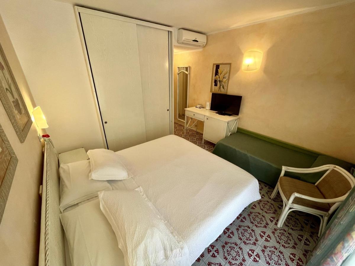 Hotel Meridiana Marina di Campo Exterior photo