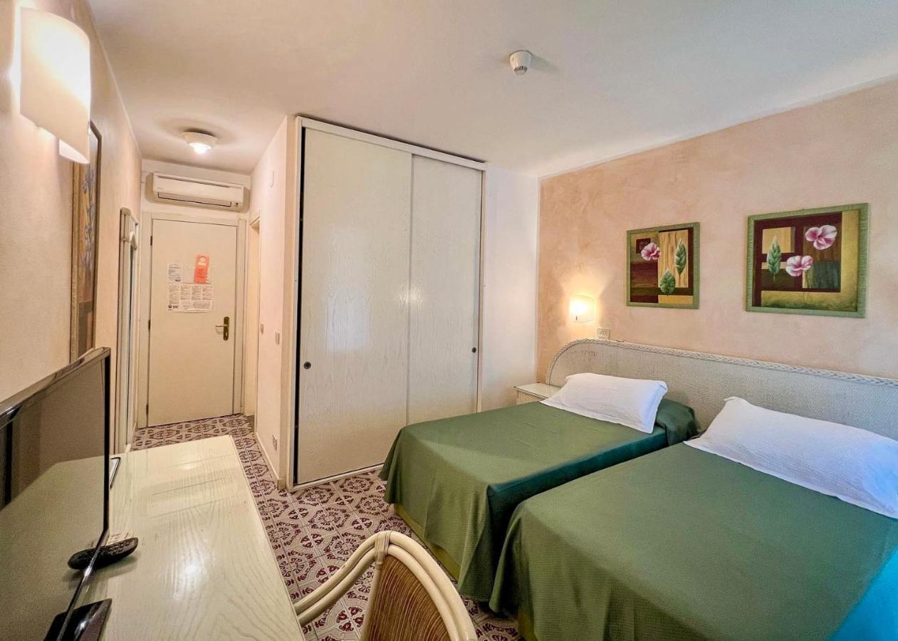 Hotel Meridiana Marina di Campo Exterior photo