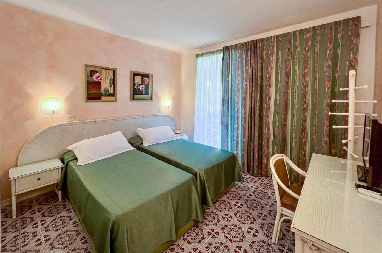 Hotel Meridiana Marina di Campo Exterior photo